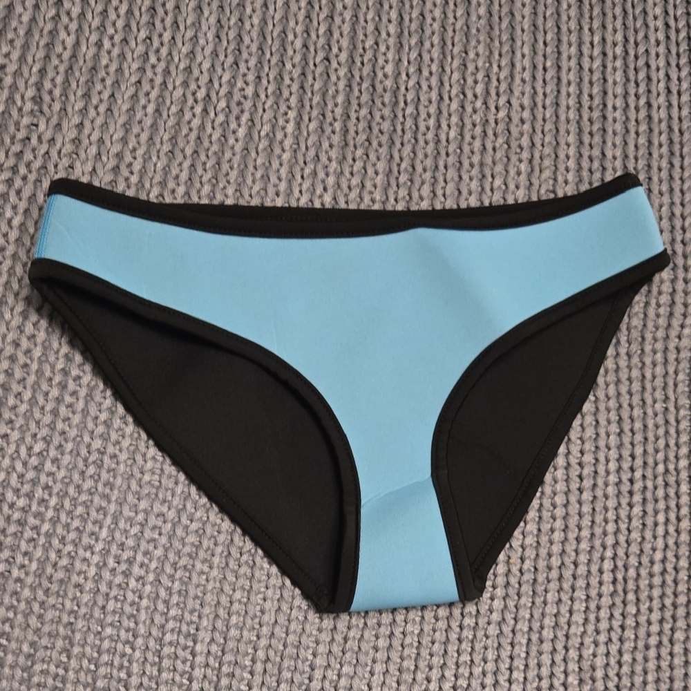 Neoprene Colorblock Bikini Set - Picture 4 of 6